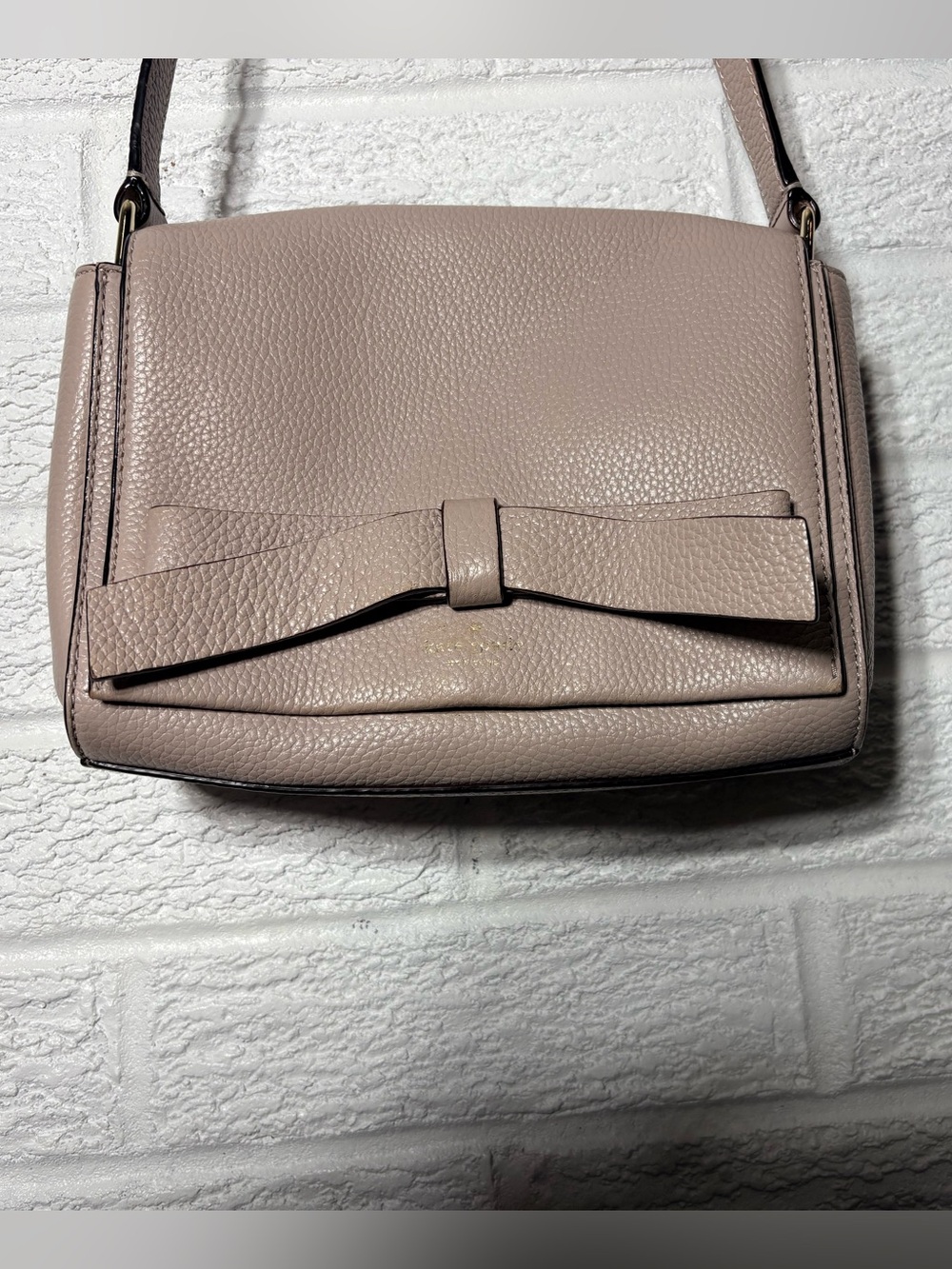 kate spade Pebbled Bow Crossbody in Light Taupe